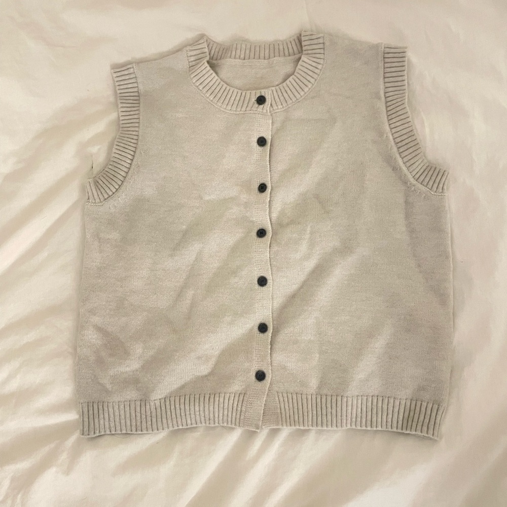 Sleeveless Beige Cardigan Vest